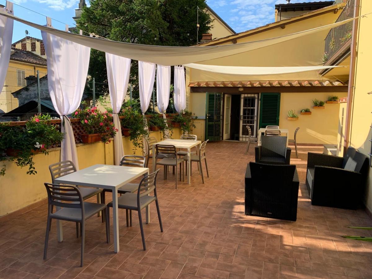 루카 La Terrazza Di Via Elisa B&B 외부 사진