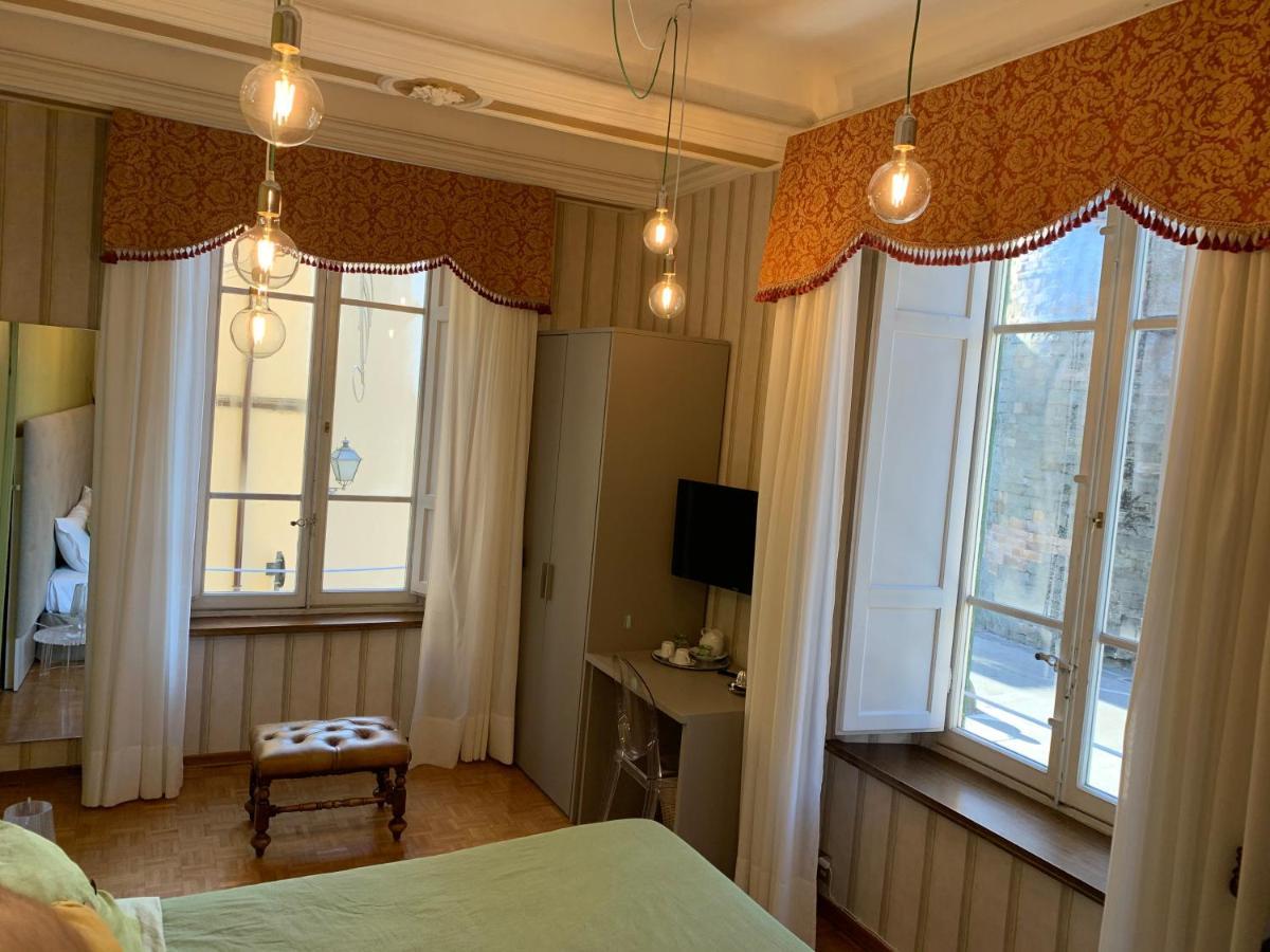 루카 La Terrazza Di Via Elisa B&B 외부 사진