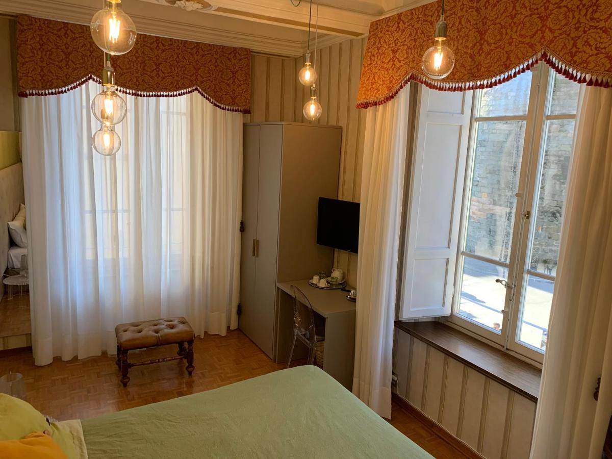 루카 La Terrazza Di Via Elisa B&B 외부 사진